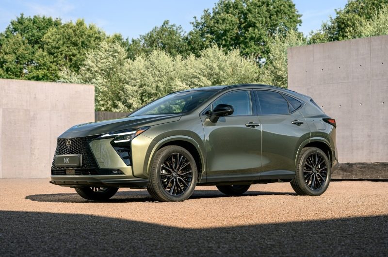 Обновлённый Lexus NX: упрощённый салон с парфюмом и настроенное на Нюрбургринге шасси